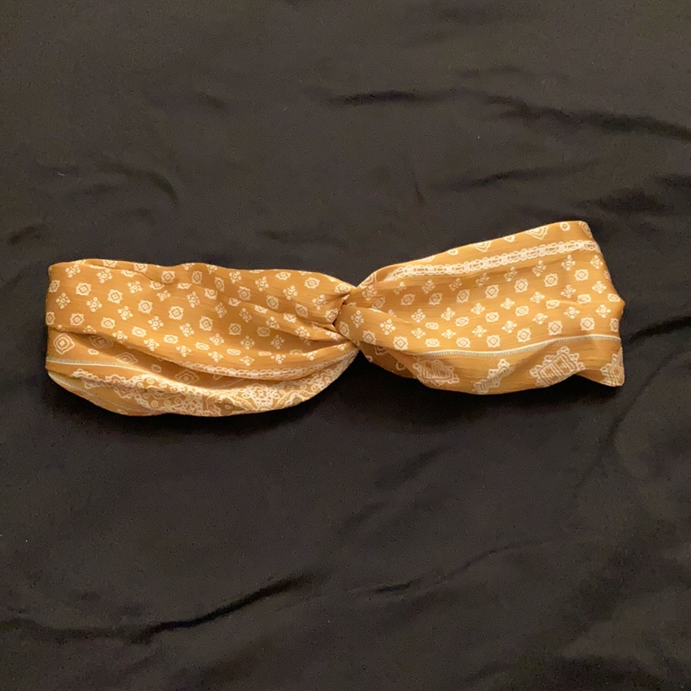 NWT Gold/tan headband